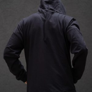 buzo hoodies BASICS negro