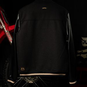 Chaqueta UNIVERSITY paño negra