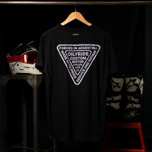 Remera SERVICE negra