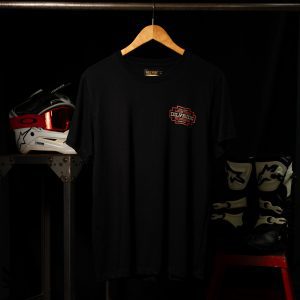 Remera LIVING FREE negra