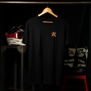 Remera OILY CYCLES negro