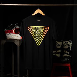 Remera FORGED negra